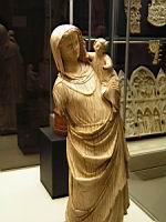 Statue, Vierge a l'Enfant, Ile-de-France, milieu 13e, Ivoire (Paris, musee de Cluny)